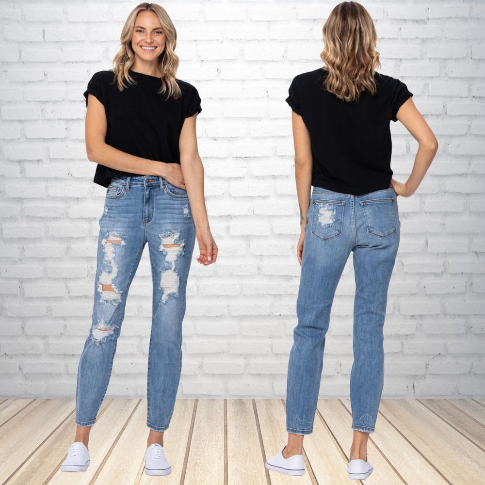 Judy Blue High Rise Destroyed Boyfriend Jeans